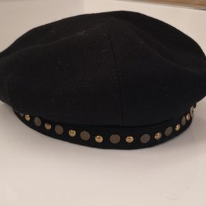 Black beret with studs